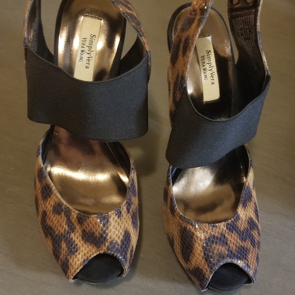 Simply Vera by Vera Wang Leopard print size 7 - Picture 2 of 8